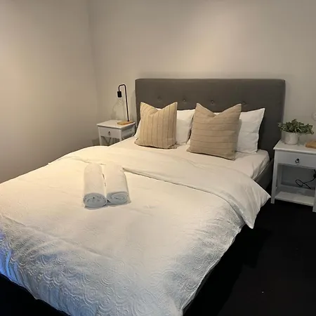 Highview 2 Queen Bed 1 Bath With Gym, Pool And Parking Melbourne Exterior photo