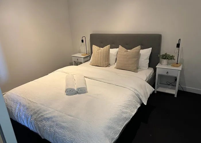Highview 2 Queen Bed 1 Bath With Gym, Pool And Parking